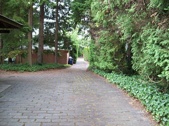Entry lane to home from street