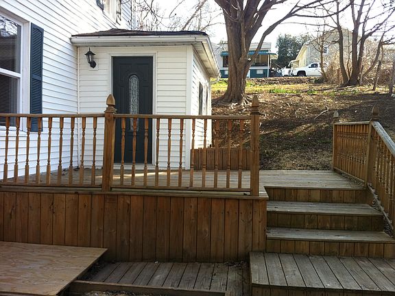 2nd image of 115 Ewart Ave