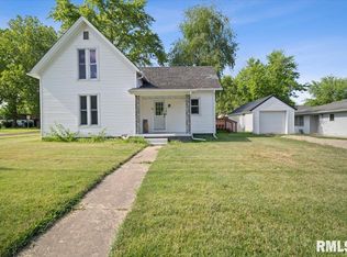106 W 2nd St, Mackinaw, IL