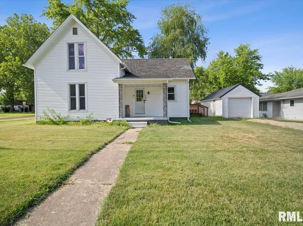 106 W 2nd St, Mackinaw, IL 61755