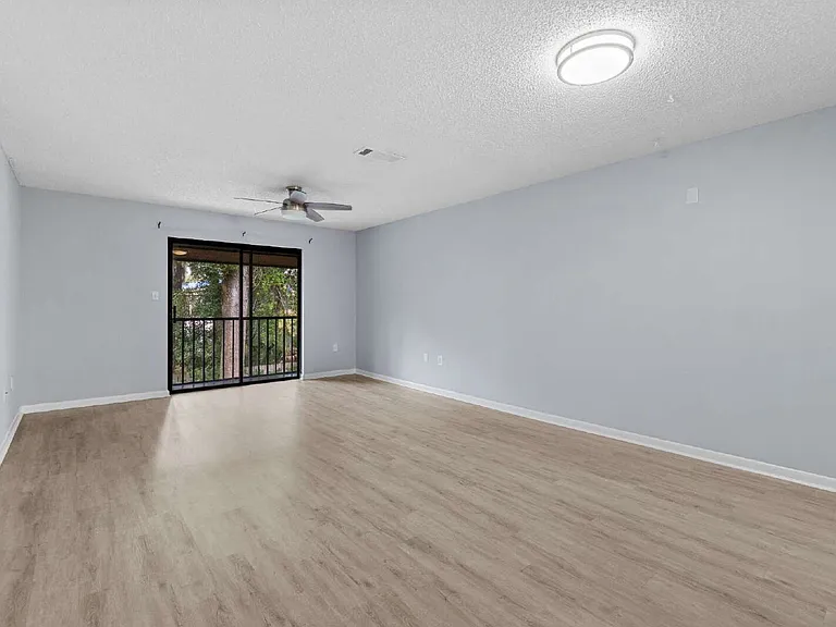 2953 SW 32nd Ave — Photo 18