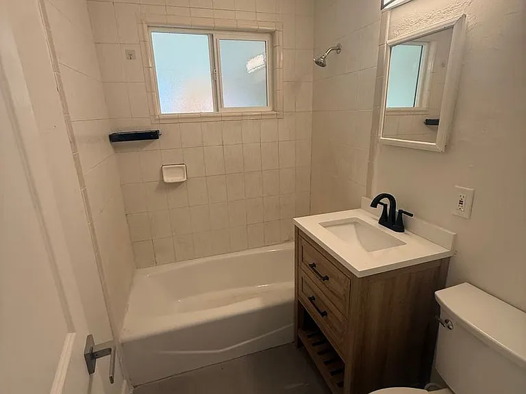 1132 Palomas Dr SE — Photo 10