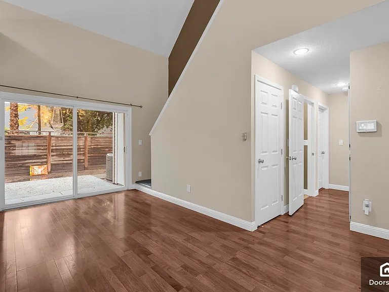 1714 Somerset Pl — Photo 10