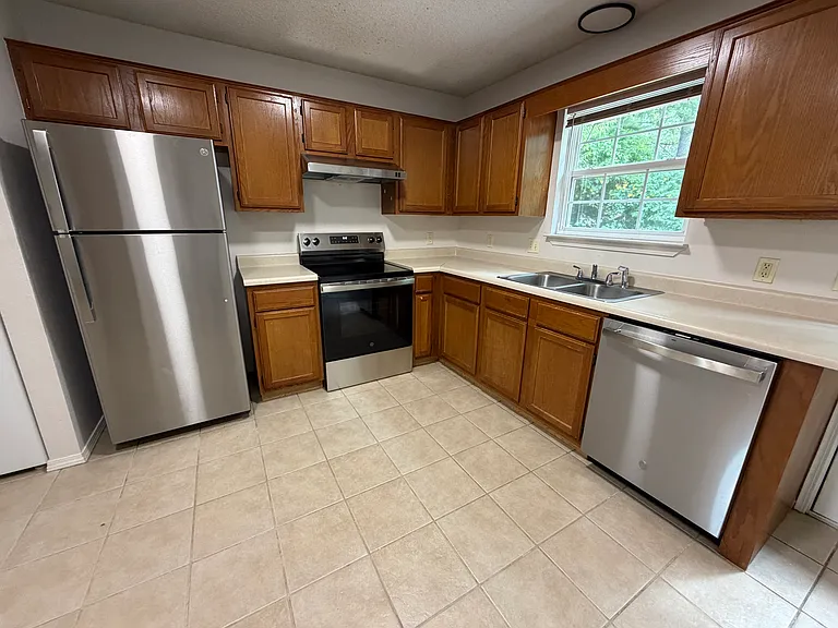 3405 SW Victoria Pl #1 — Photo 6