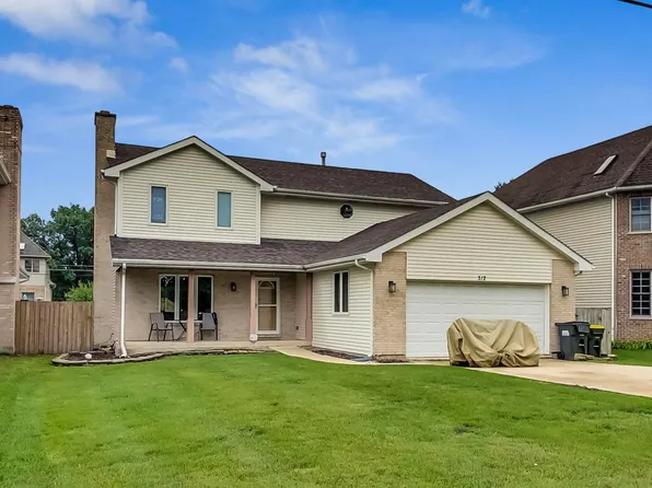 312 Oak Meadows Dr, Wood Dale, IL 60191