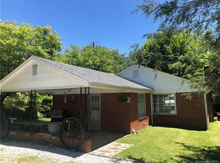 112 Jakes Branch Rd, Spruce Pine, NC 28777