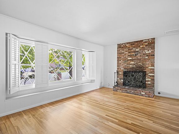 3rd image of 247 Hill Pl