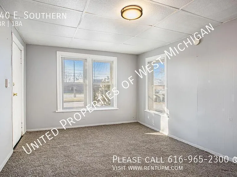 140 E Southern Ave — Photo 3