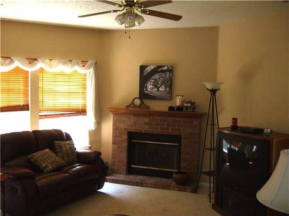 3rd image of 2451 Amberleigh Dr
