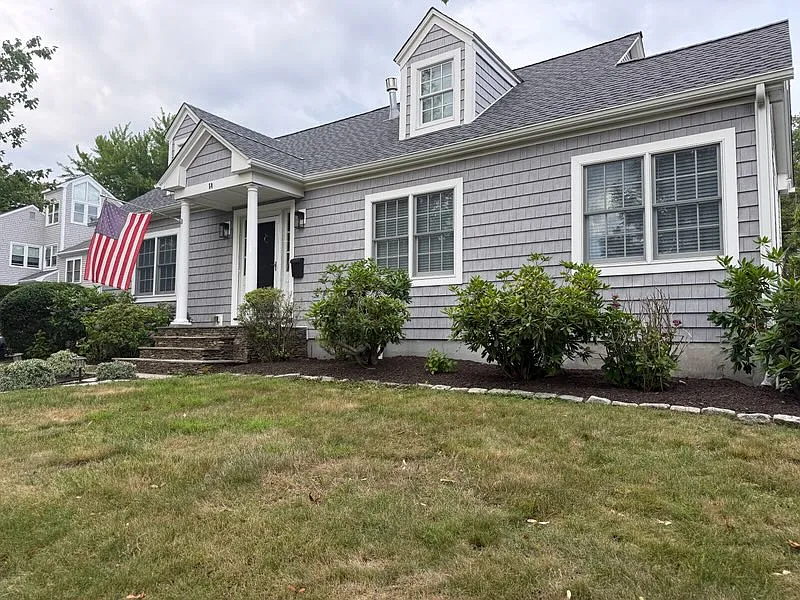 4 bed, 2832 sqft, $4,000 — Photo 2