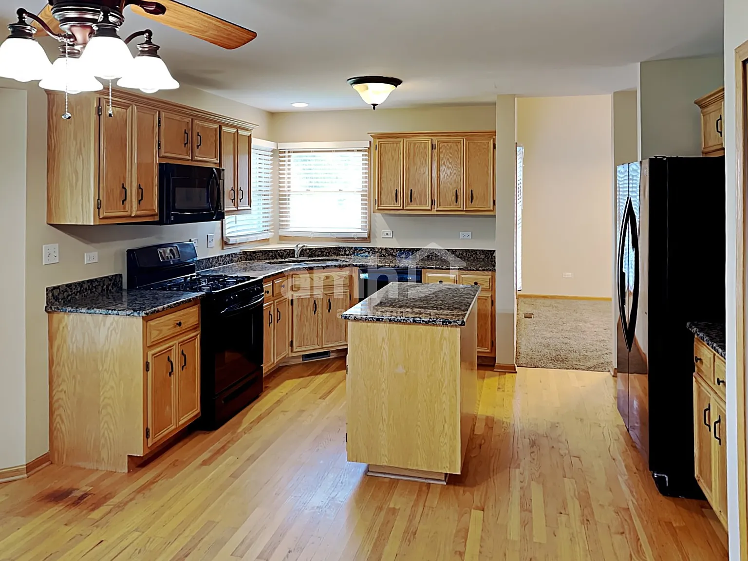 4 bed, 2.5 bath, 2693 sqft, $3,540 — Photo 3