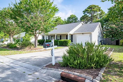 907 Brewster Ln Photo 1