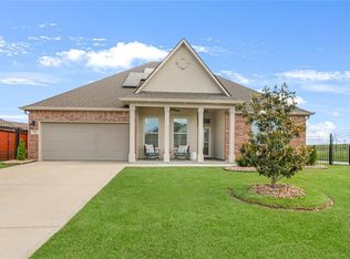 521 Lakeshore Village Ln, Slidell, LA 70461