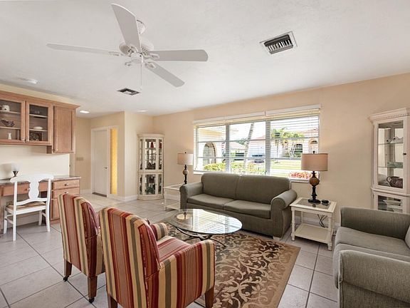 3rd image of 182 W Flamingo Cir