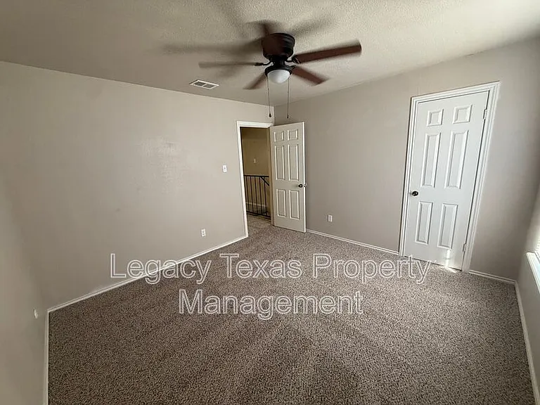 1607 N Nolan River Rd #C — Photo 17