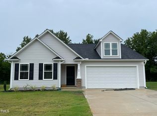 68 Oakfield Trace Dr, Four Oaks, NC 27524