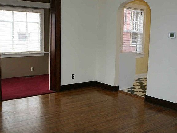 2nd image of 2213 E Powell Ave