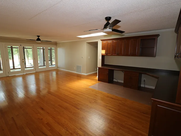 4589 Giles Ave — Photo 27