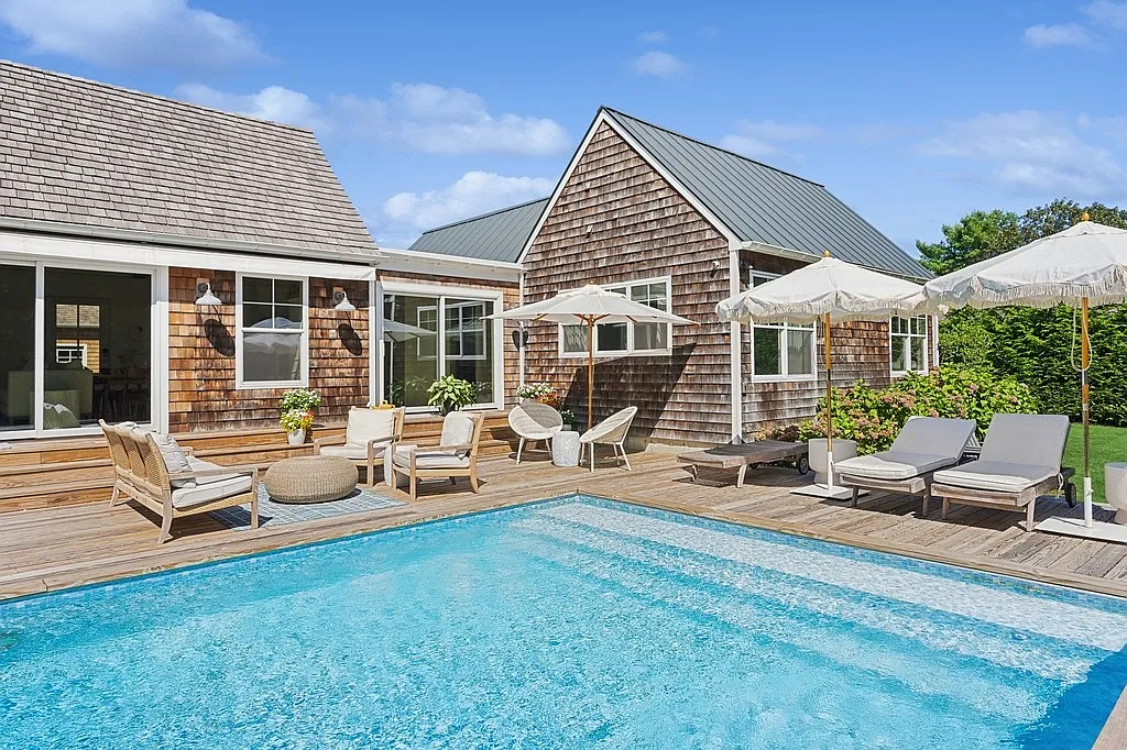 Bridgehampton Prime Location — Photo 1