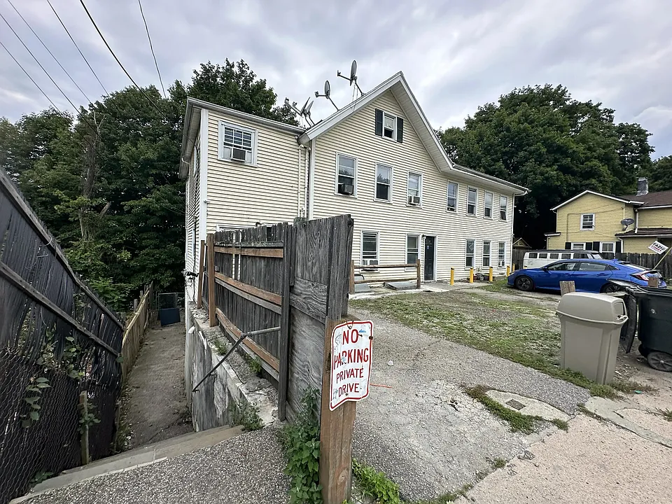 210 Derby Ave #C