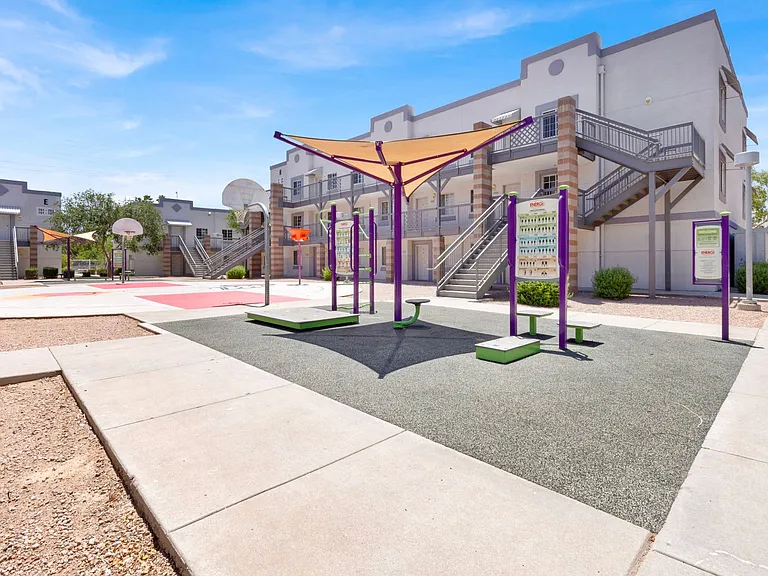 2302 W Colter St — Photo 29