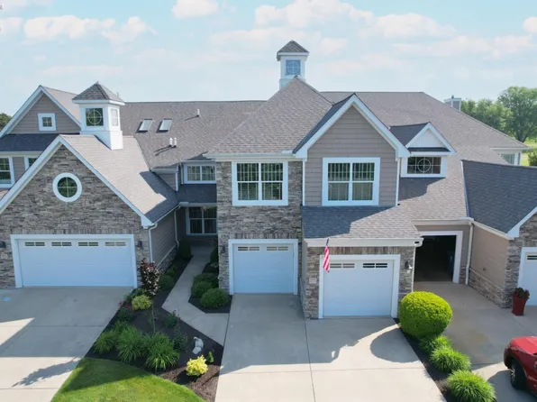 4439 E Harbors Edge Dr, Port Clinton, OH 43452