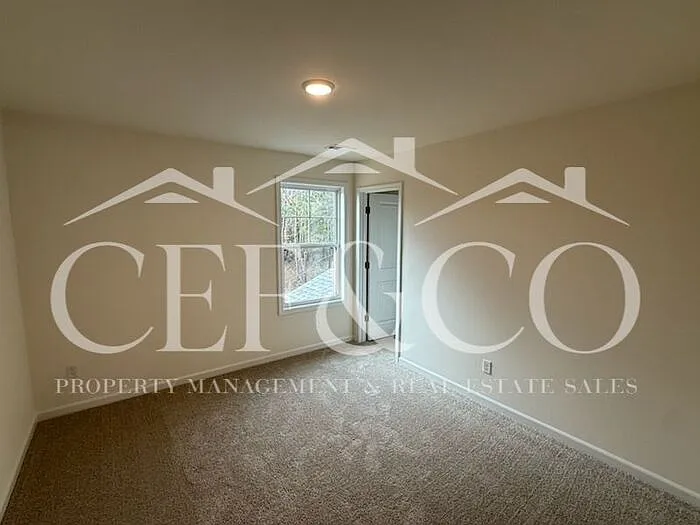 1119 Silverbend Trl — Photo 9