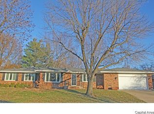 11 Beacon Ridge Dr, Springfield, IL 62711