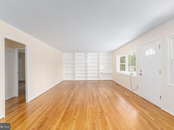 3rd image of 202 Conewood Ave
