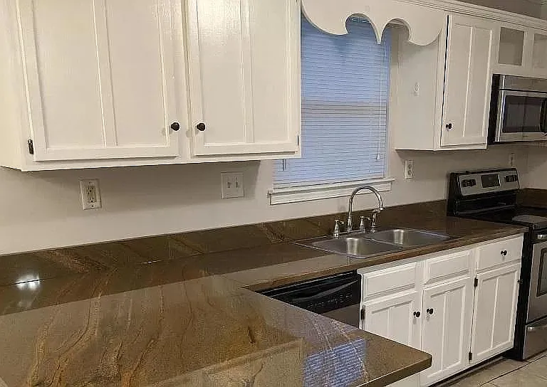217 Ash Cir — Photo 3