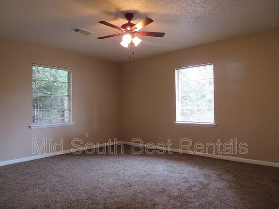5th image of 801 N Poplar St