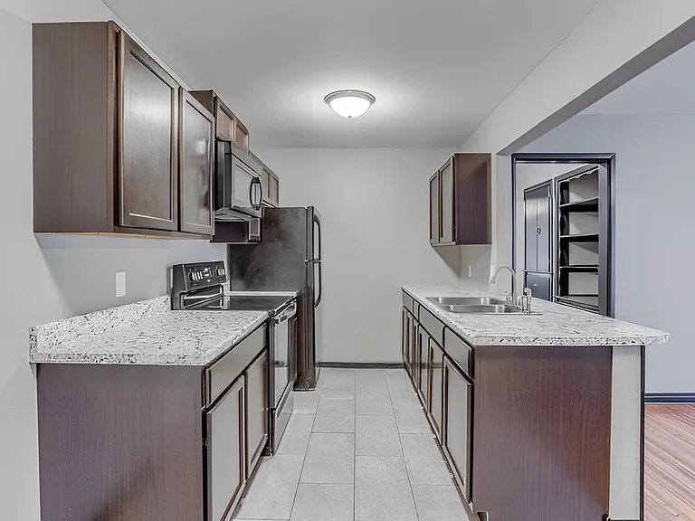 716 S Oliver Ave #716 — Photo 8