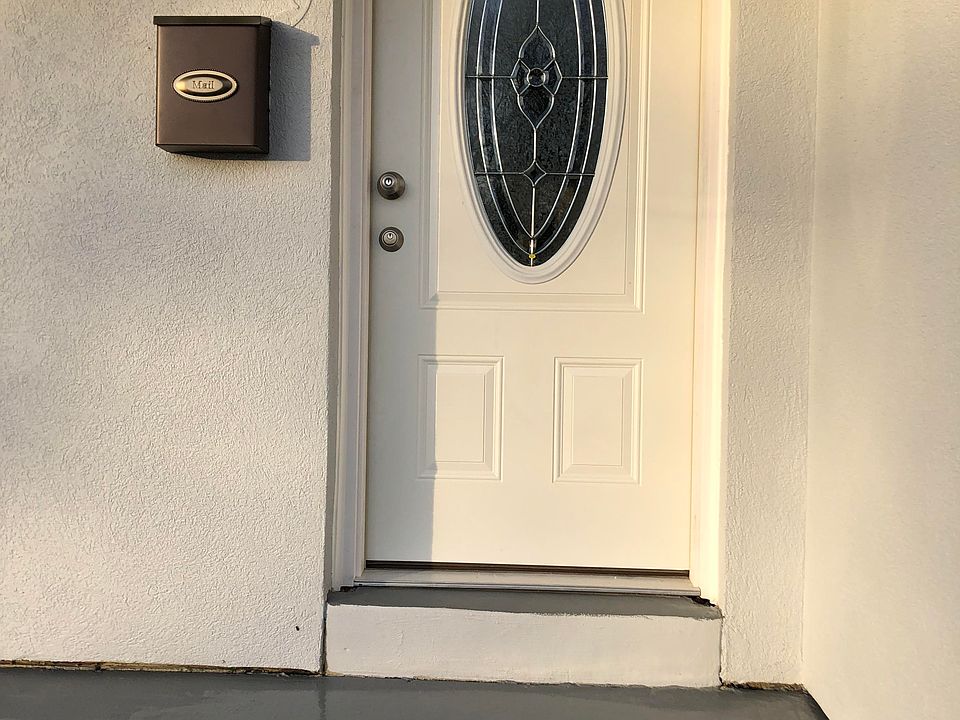 2nd image of 10429 Oak Ave