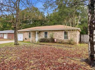 6568 Sinclair St, Milton, FL 32570