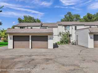 559 Bainbridge Dr, East Lansing, MI 48823
