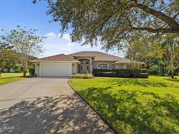 4th image of 33 Acanthus Cir