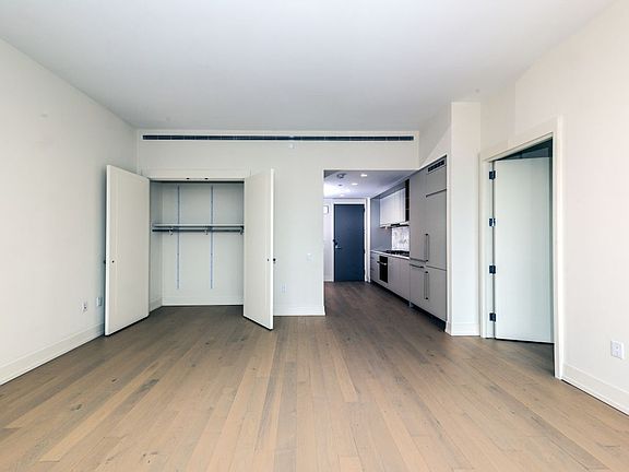 3rd image of 550 Vanderbilt Ave APT 822