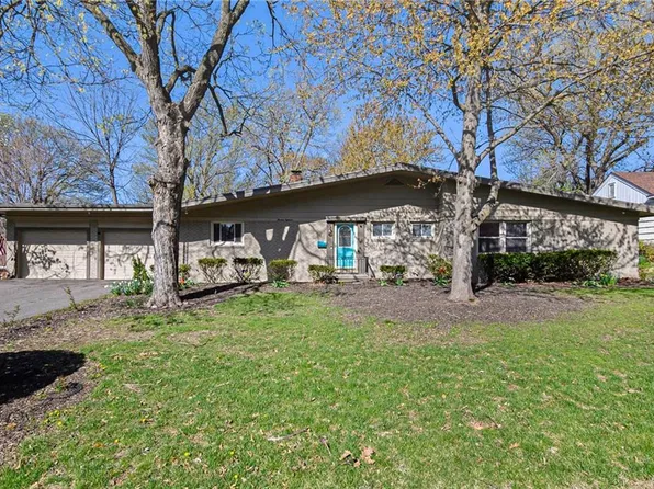 1318 Park Ln, Saint Joseph, MO 64506