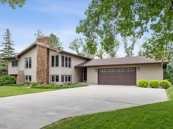 216 Park Dr, Harwood, ND 58042