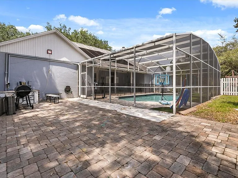 8050 Rural Retreat Ct — Photo 33