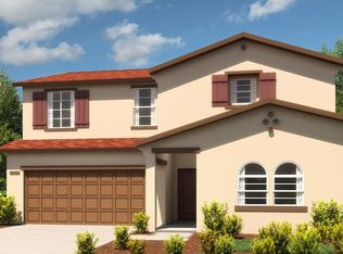 985 W Kandarian Ave, Fowler, CA 93625