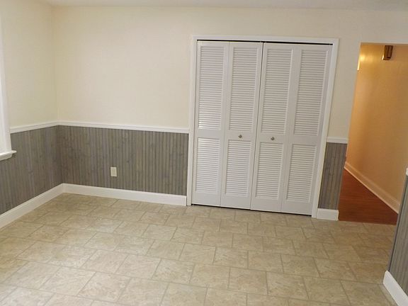 Largeining area in kitchen