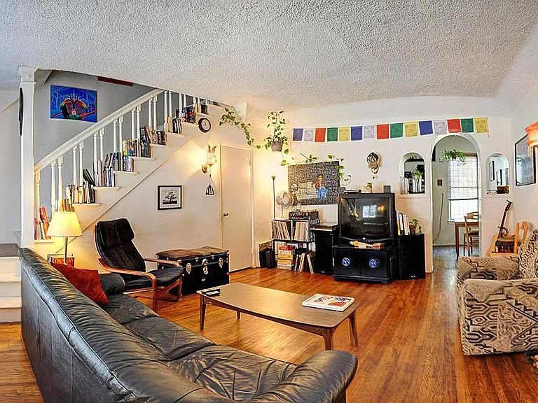 5418 Harold Way #5418 — Photo 2