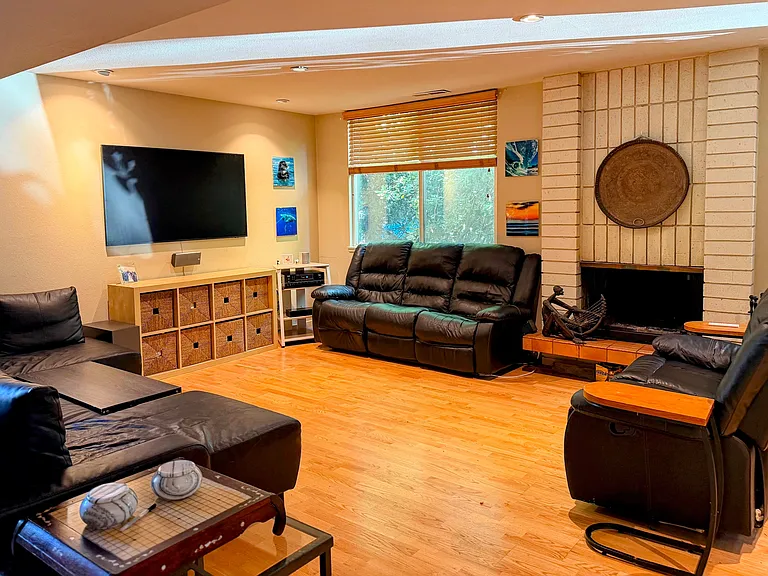 1112 Bucknell Dr — Photo 2