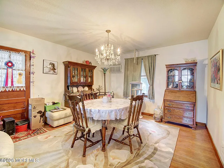 224 Chatham Ave — Photo 8