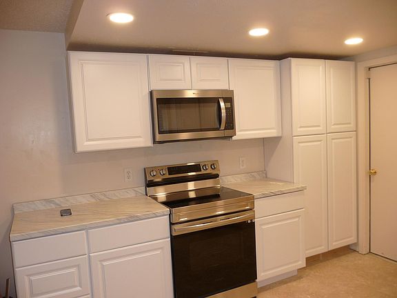2nd image of 1830 Blackwell Ln