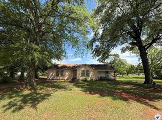 101 Marietta St, Queen City, TX 75572