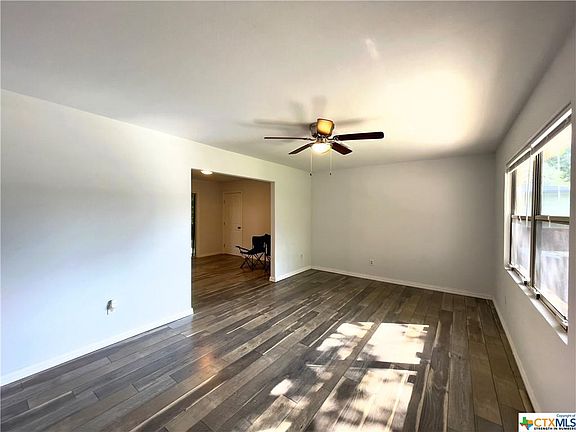 4th image of 1104 Gilmore St