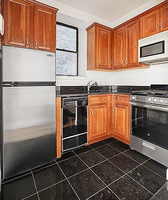 5th image of 231 E 13th St #3A