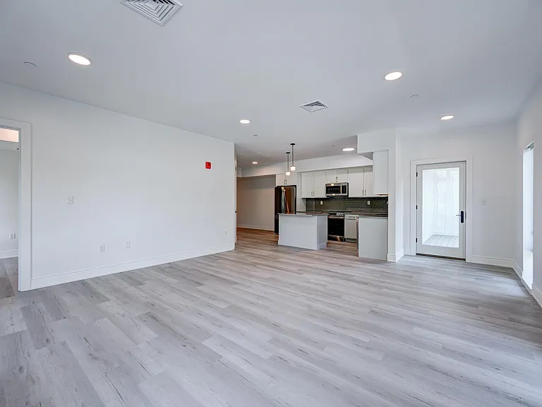 2059 Lafayette Rd #201 — Photo 6